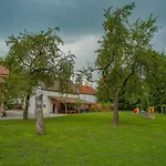 Farmház Farma Zelena Ruza