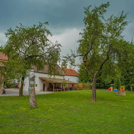 בית חווה Farma Zelena Ruza