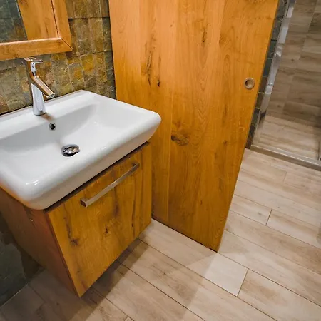 Farma Zelena Ruza * Nyitrafő