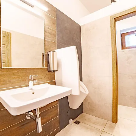 Farma Zelena Ruza Nyitrafő